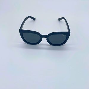 Quay Noosa black Frame sunglasses